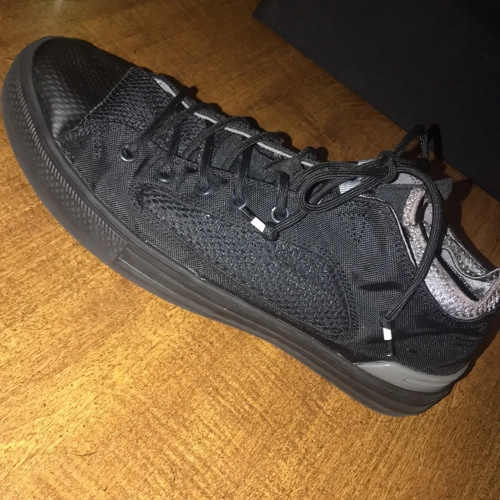 Converse - Picture 11 of 14